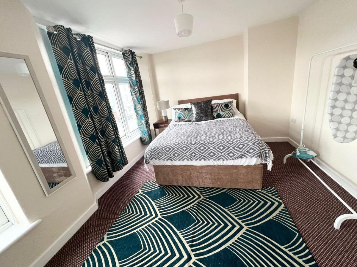 Taunton Inn Экстерьер фото
